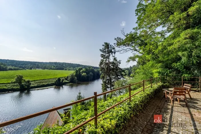 Prodej chaty, Týn nad Vltavou - Hněvkovice na levém břehu Vltavy, 80 m2