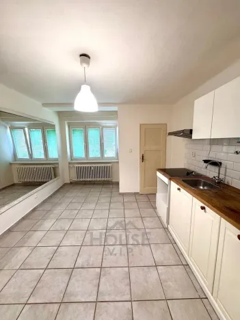 Prodej bytu 2+1, Praha - Žižkov, Jeseniova, 71 m2