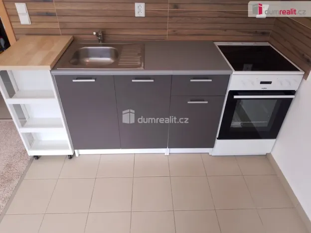 Pronájem bytu 1+kk, Karlovy Vary - Stará Role, Kryzánkova, 35 m2