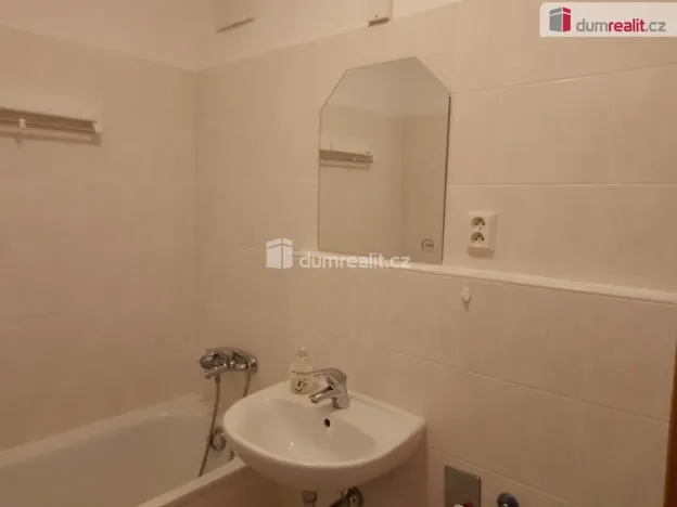 Pronájem bytu 1+kk, Karlovy Vary - Stará Role, Kryzánkova, 35 m2