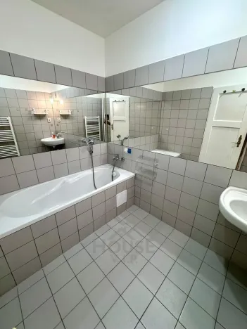 Pronájem bytu 3+kk, Praha - Žižkov, Jeseniova, 71 m2