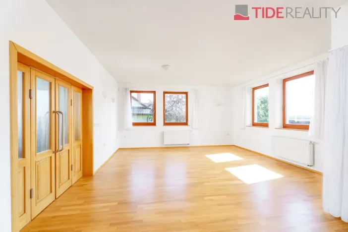 Pronájem vily, Jesenice, Vilová, 420 m2