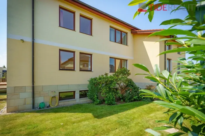 Pronájem vily, Jesenice, Vilová, 420 m2