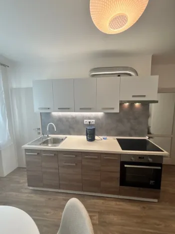 Pronájem bytu 2+1, Pardubice, Bratranců Veverkových, 51 m2