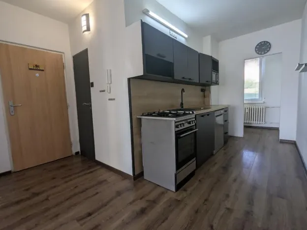 Pronájem bytu 2+1, Klášterec nad Ohří - Miřetice u Klášterce nad Ohří, Pionýrů, 60 m2