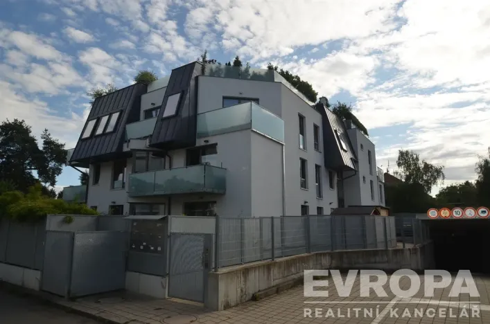 Pronájem bytu 3+kk, Praha, Na Křtině, 98 m2