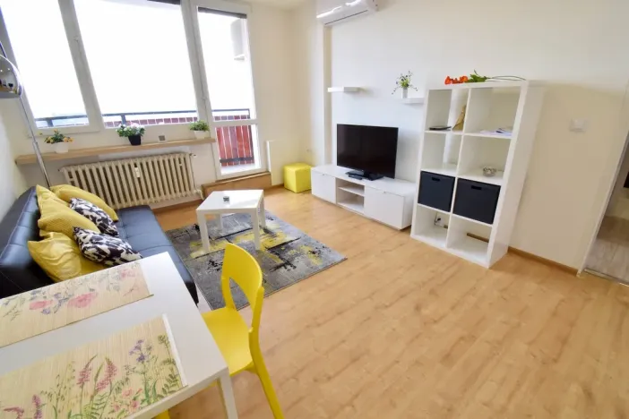 Pronájem bytu 2+kk, Brno - Lesná, Slavíčkova, 37 m2