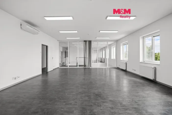 Pronájem kanceláře, Pletený Újezd, Družstevní, 451 m2