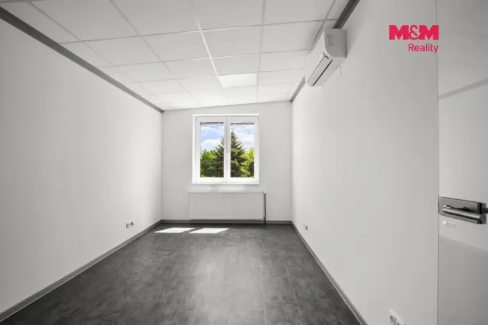 Pronájem kanceláře, Pletený Újezd, Družstevní, 451 m2