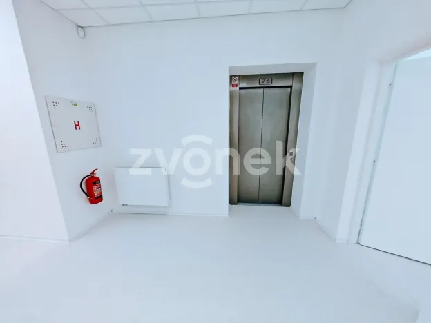 Pronájem obchodního prostoru, Zlín, Rašínova, 107 m2