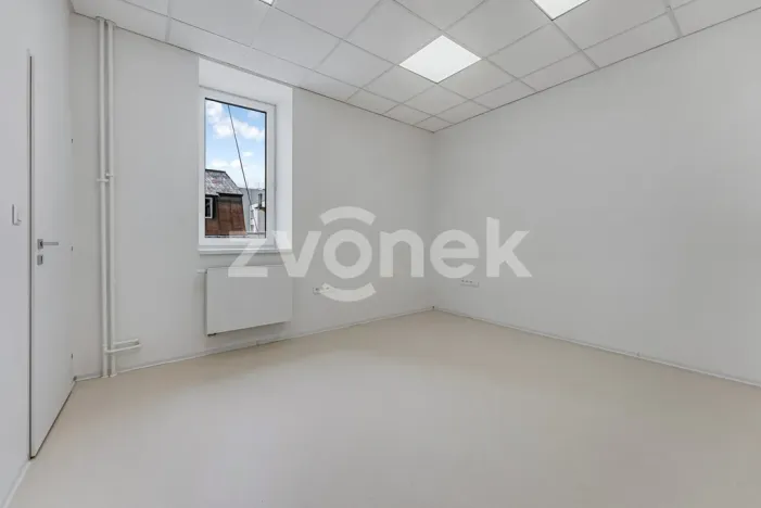 Pronájem obchodního prostoru, Zlín, Rašínova, 107 m2