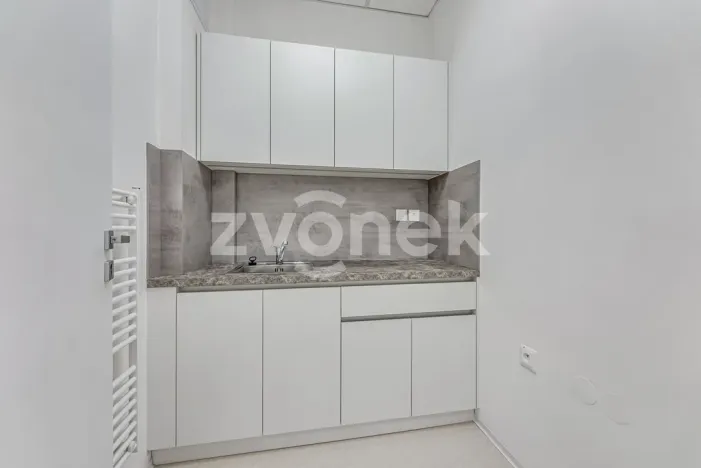 Pronájem obchodního prostoru, Zlín, Rašínova, 107 m2