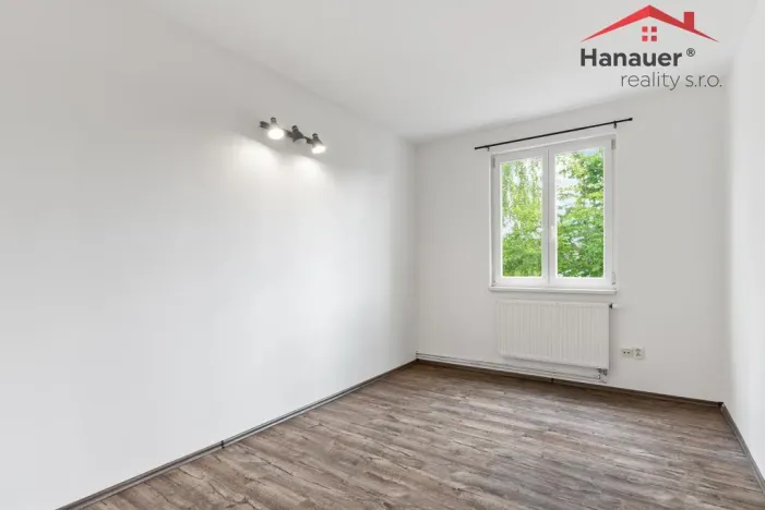 Prodej bytu 2+1, Nupaky, Slunečná, 47 m2