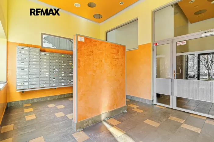 Pronájem bytu 2+kk, Praha - Vysočany, Podkovářská, 54 m2