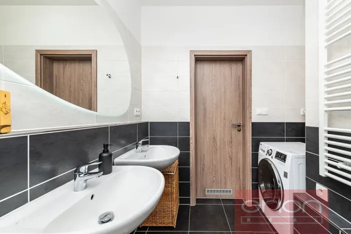 Prodej bytu 3+kk, Praha - Kyje, Sicherova, 78 m2