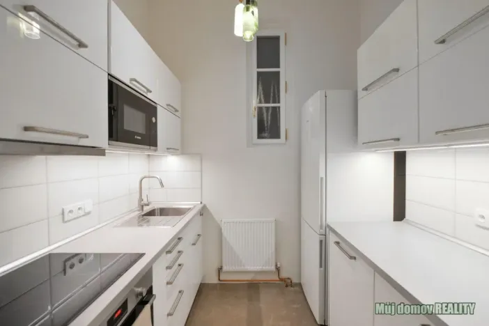 Pronájem bytu 1+kk, Praha - Nové Město, Hálkova, 33 m2