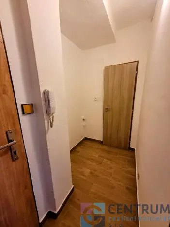 Pronájem bytu 2+kk, Jablonec nad Nisou, Na Roli, 44 m2