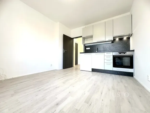 Pronájem bytu 1+kk, Praha - Libeň, V zahradách, 25 m2