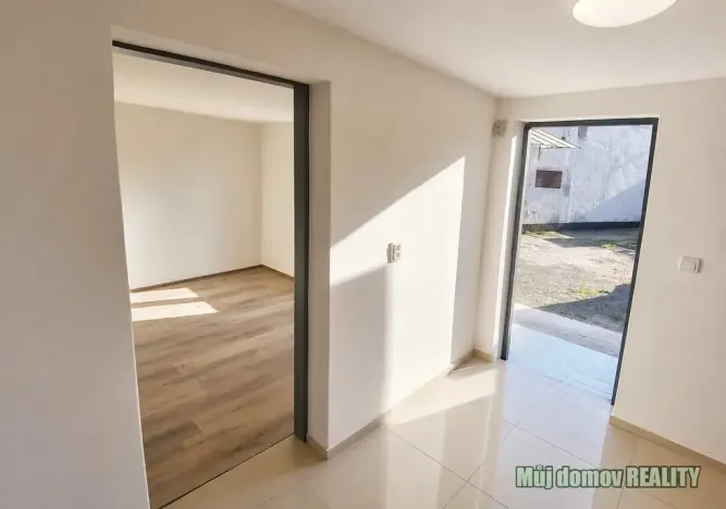 Pronájem bytu 2+kk, Praha - Libuš, Nad šejdrem, 45 m2