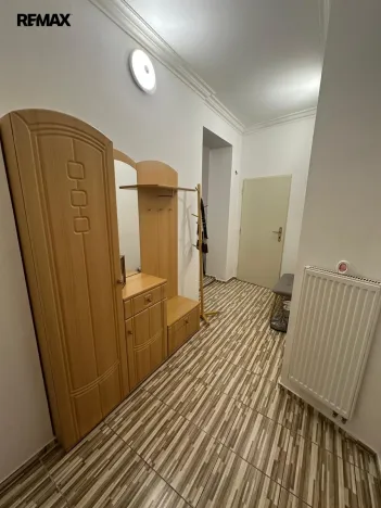 Pronájem bytu 2+kk, Karlovy Vary, Libušina, 31 m2