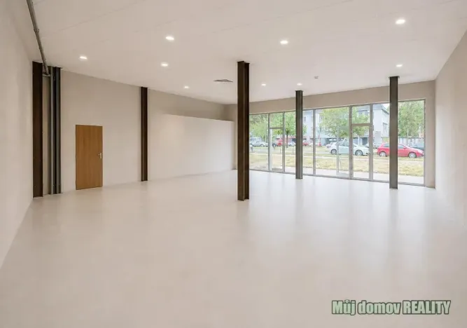 Pronájem obchodního prostoru, Praha - Strašnice, V olšinách, 154 m2