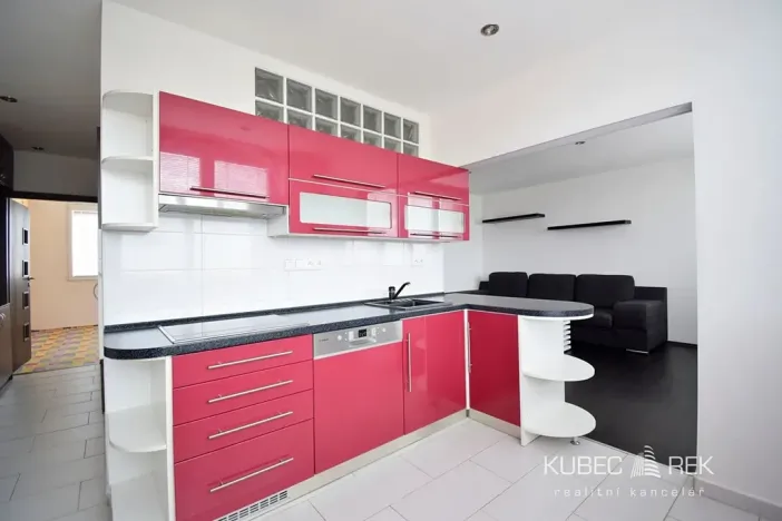 Pronájem bytu 3+1, Tábor, Buzulucká, 63 m2