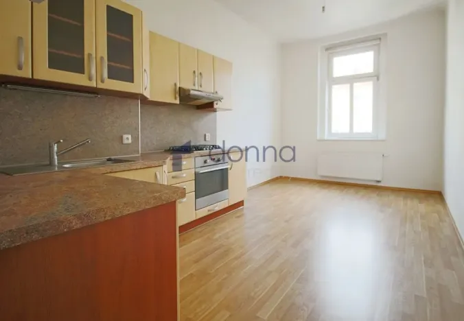 Pronájem bytu 2+1, Praha, 28. pluku, 70 m2