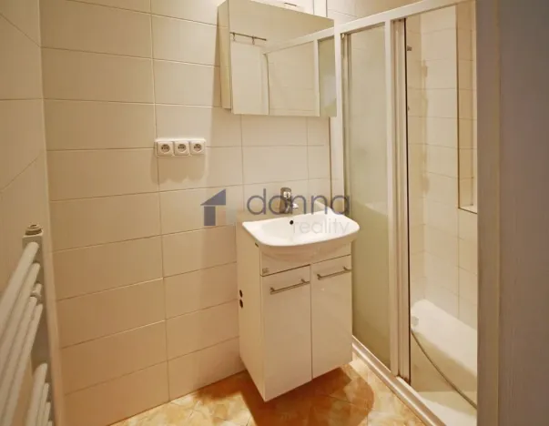 Pronájem bytu 2+1, Praha, 28. pluku, 70 m2