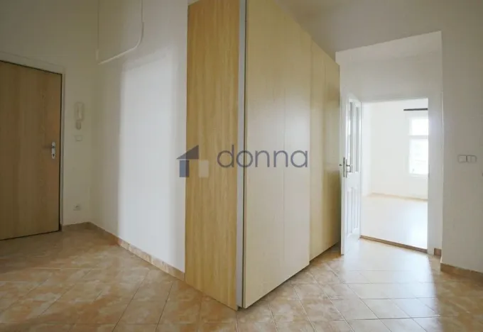Pronájem bytu 2+1, Praha, 28. pluku, 70 m2