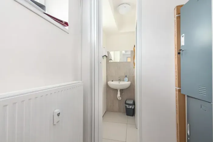Prodej obchodního prostoru, Praha - Vršovice, Petrohradská, 68 m2