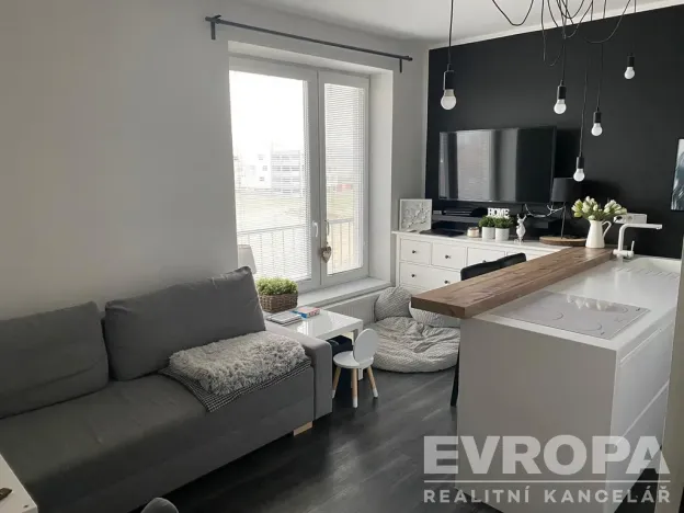 Pronájem bytu 2+kk, Žďár nad Sázavou - Žďár nad Sázavou 3, Sázavská, 48 m2