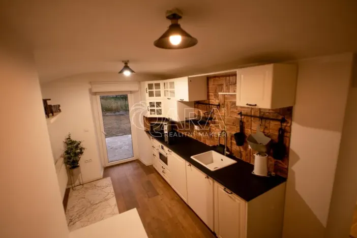 Prodej rodinného domu, Jinín, 250 m2