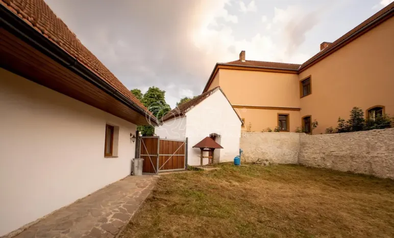 Prodej rodinného domu, Jinín, 250 m2