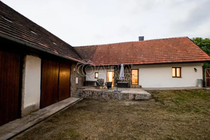 Prodej rodinného domu, Jinín, 250 m2