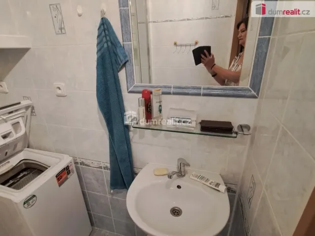 Pronájem bytu 1+kk, Praha - Háje, Bajkonurská, 27 m2