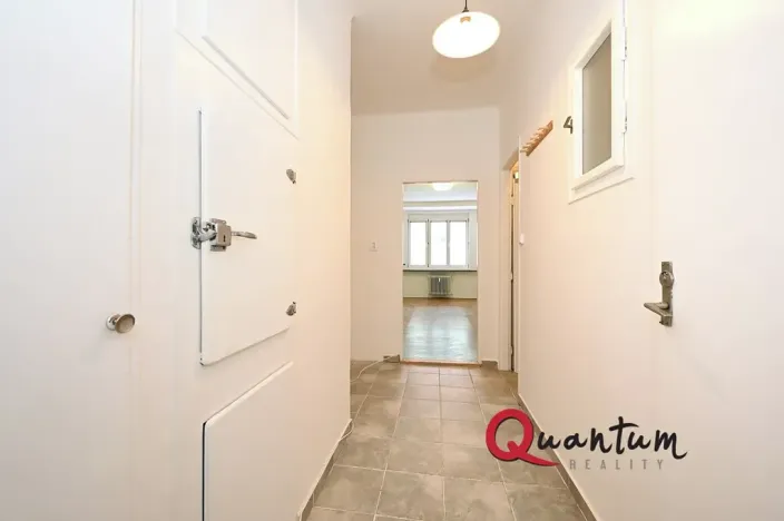 Pronájem bytu 1+kk, Praha - Žižkov, Baranova, 29 m2