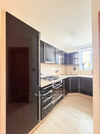 Prodej bytu 3+1, Pardubice, Sezemická, 58 m2