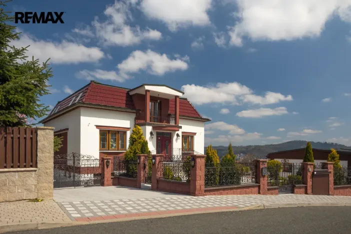 Prodej rodinného domu, Jenišov - Pod Rohem, K Rohu, 435 m2
