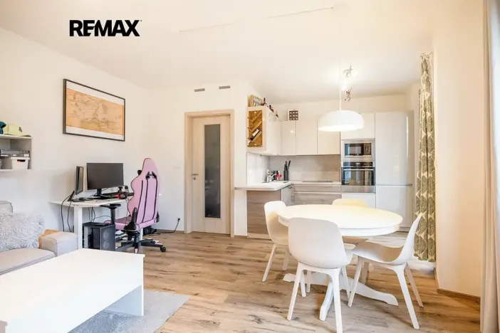 Pronájem bytu 2+kk, Praha - Kamýk, Kramperova, 57 m2