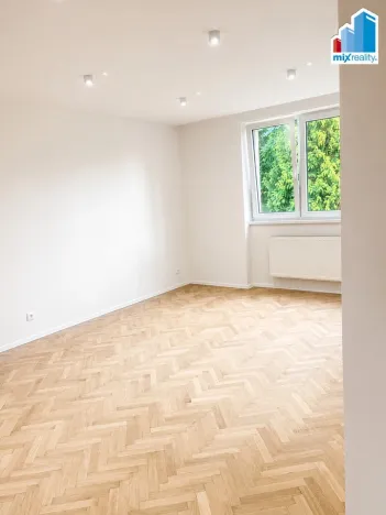 Prodej bytu 3+1, Hrádek - Nová Huť, Učňovská, 67 m2