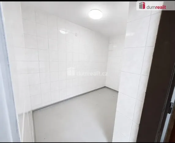 Pronájem obchodního prostoru, Teplice - Trnovany, Masarykova třída, 140 m2