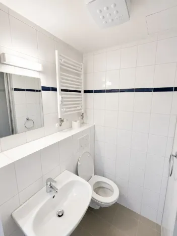 Pronájem bytu 1+kk, Praha - Střížkov, Děčínská