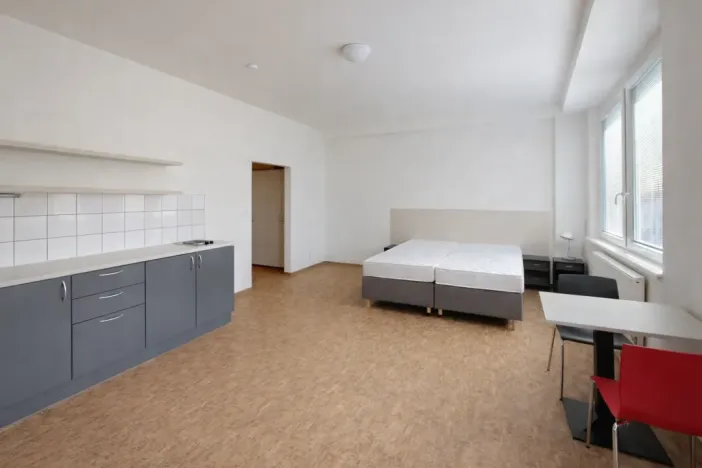 Pronájem bytu 1+kk, Praha - Smíchov, Křížová, 35 m2
