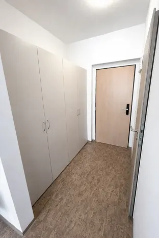 Pronájem bytu 1+kk, Praha - Smíchov, Křížová, 35 m2