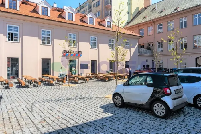Pronájem kanceláře, Praha - Karlín, Sokolovská, 18 m2