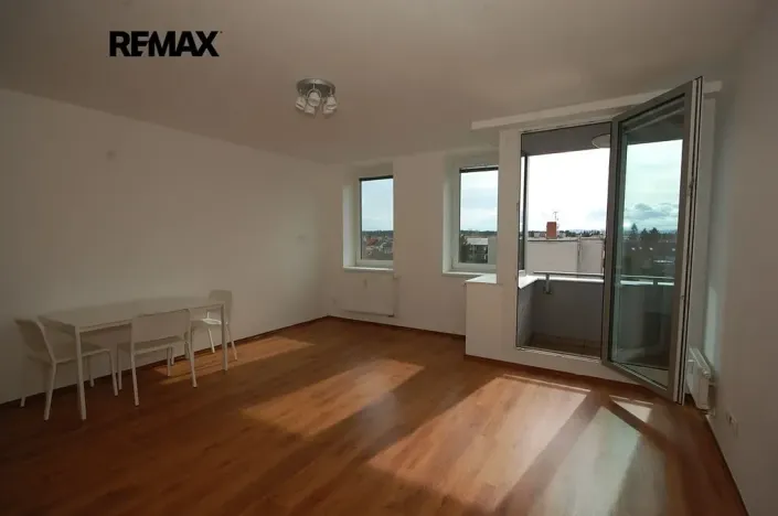 Pronájem bytu 1+kk, Velký Osek, U hřiště, 33 m2