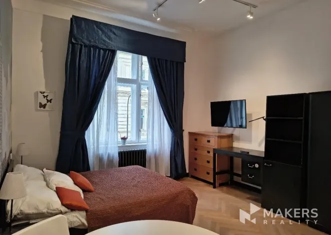 Pronájem bytu 1+kk, Praha - Nové Město, Hálkova, 31 m2