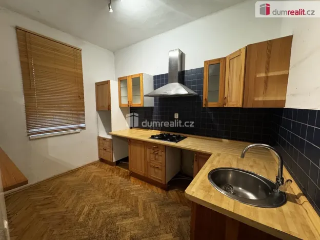 Pronájem kanceláře, Pardubice - Bílé Předměstí, Na Okrouhlíku, 290 m2