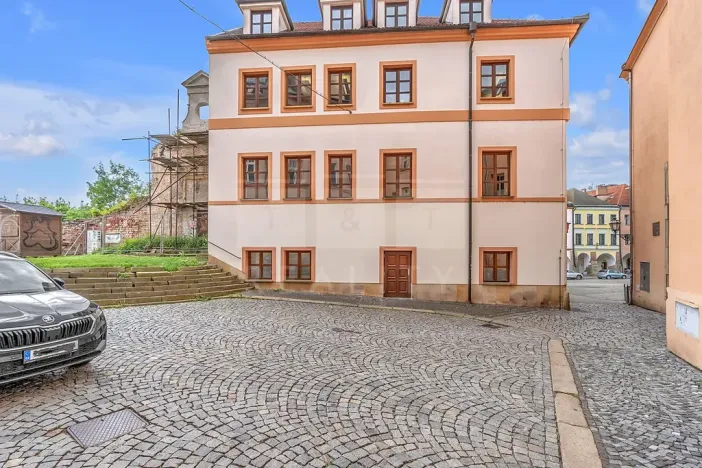 Pronájem kanceláře, Hradec Králové, Malé náměstí, 112 m2