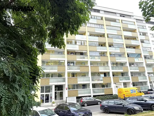 Pronájem bytu 3+1, Praha - Žižkov, Jeseniova, 73 m2